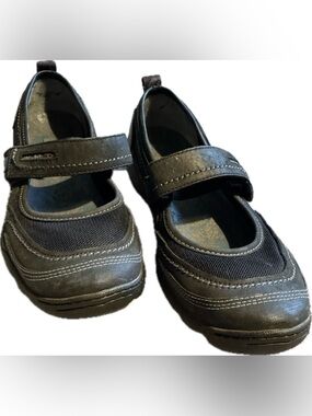 Merrell Black Mary Jane Sneakers with Hook-and-Loop Strap